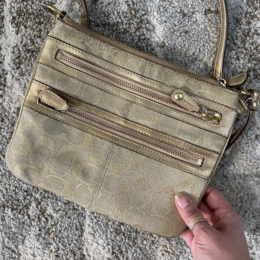 COACH CROSSBODY BAG GOLD